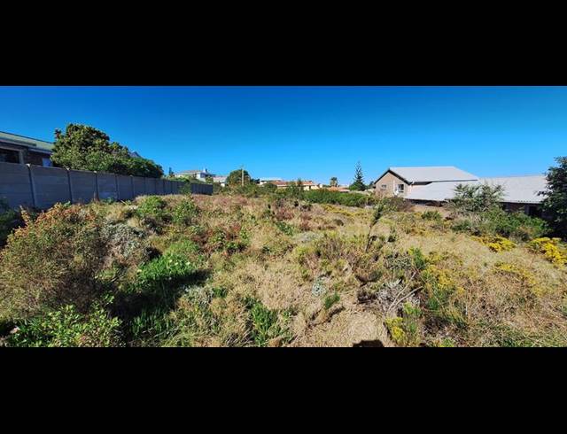 LAND FOR SALE IN DANA BAY